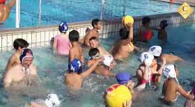 سفير هنغاريا بالمغرب يلهو مع الصغار!!