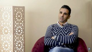 بيضوضان: مرتبط بنفس الحلاق منذ 2008 !!