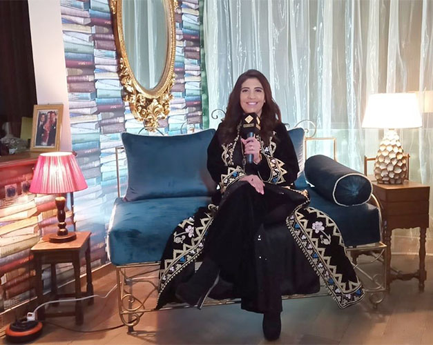 بالفيديو..المصممة زهرة اليعقوبي تواصل تقييم أناقة نجوم FIFM