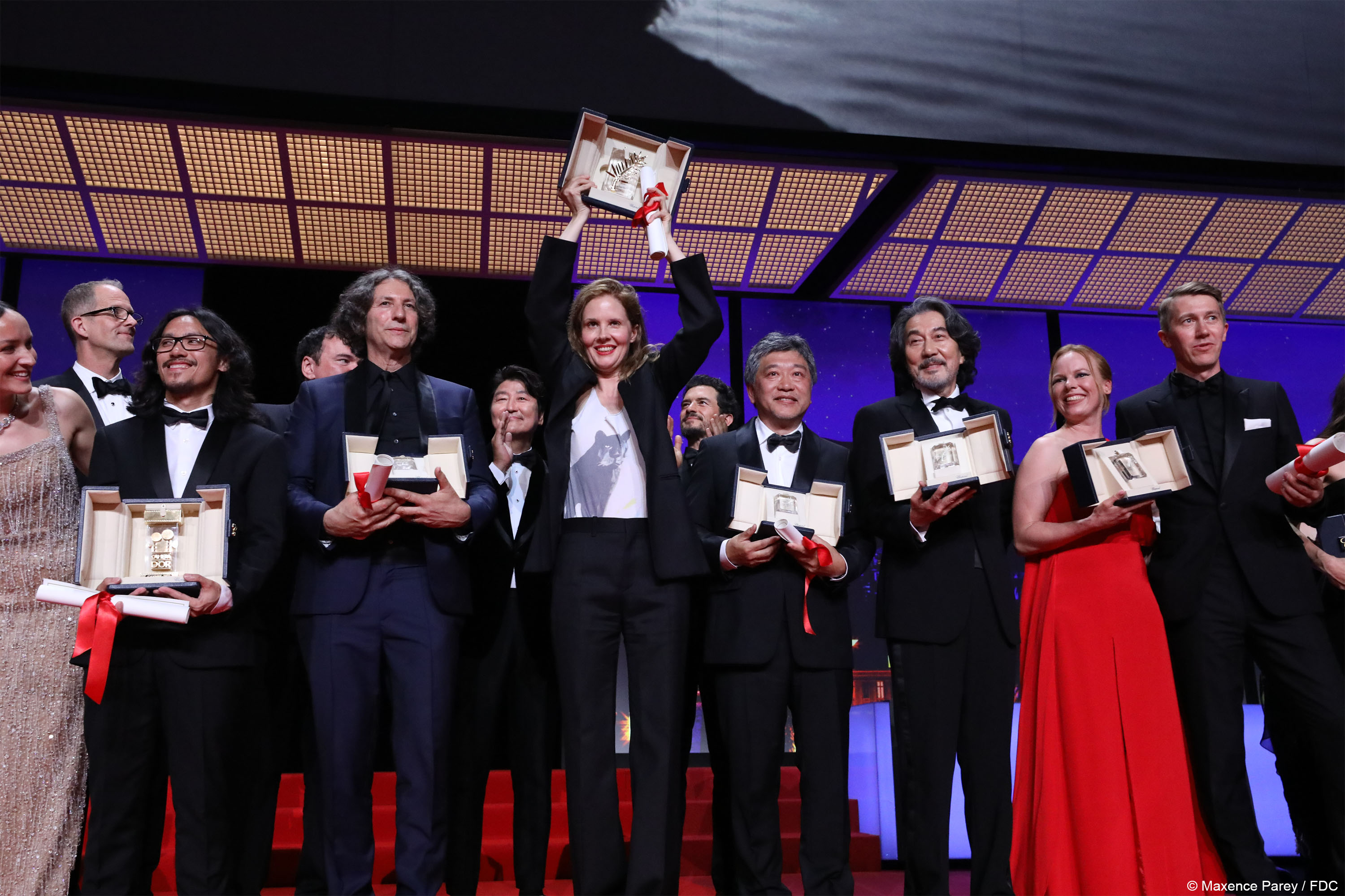 مهرجان “كان” السينمائي يوزع جوائز دورته 76