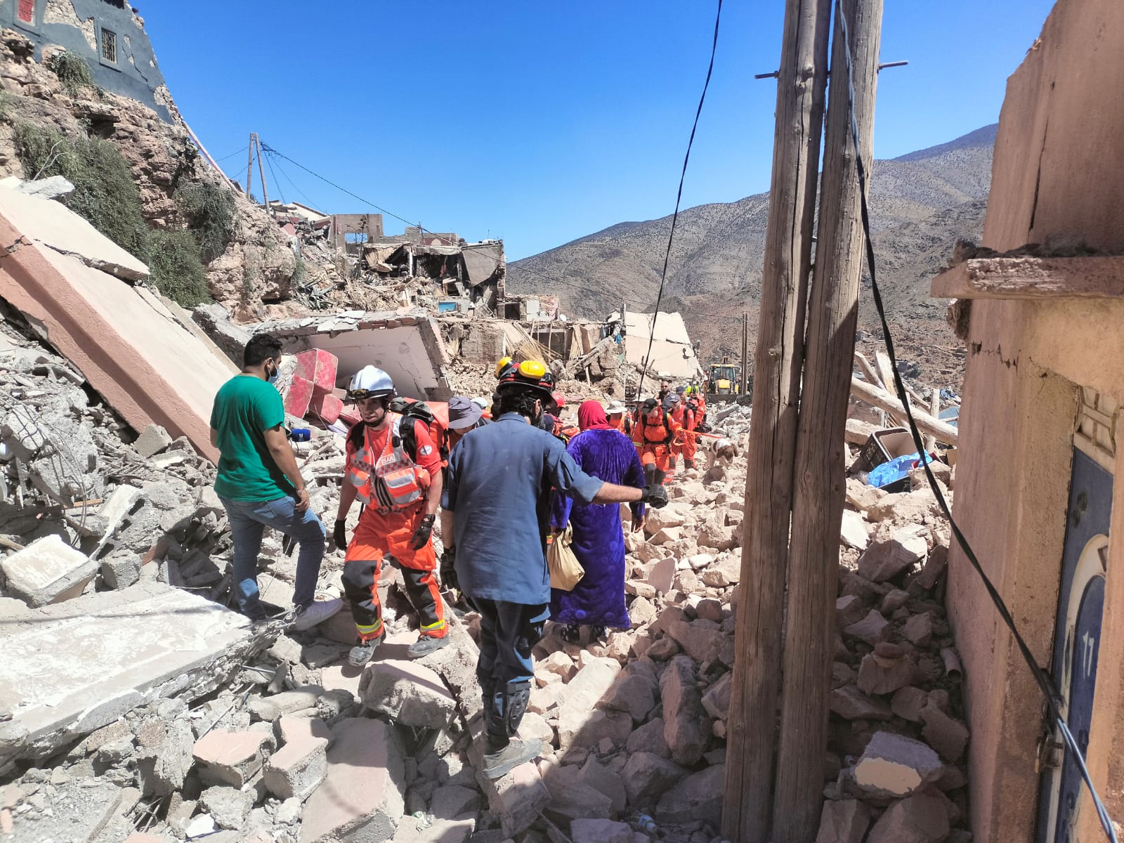 زلزال الحوز ..2681 حالة وفاة و2501 جريحا إلى حدود الثالثة زوالا