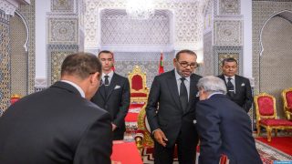 جلالة الملك يستقبل والي بنك المغرب