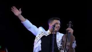 بدر أوعبي.. نجم الليلة الأولى من ليالي يمهرجان إفران الدولي