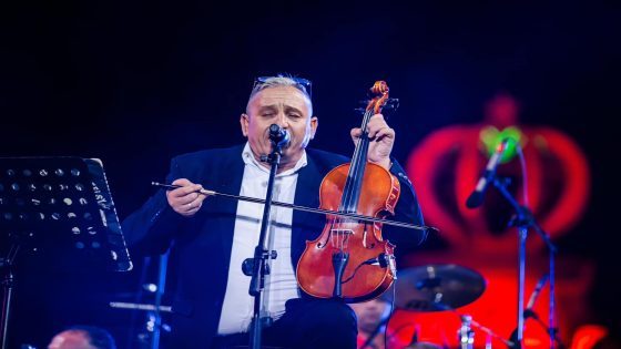 عبد العزيز أحوزار يمتع في مهرجان إفران الدولي