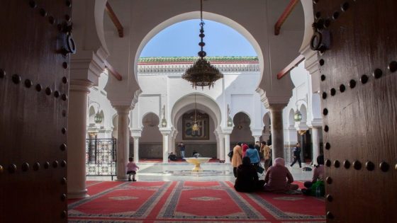 ضريح المولى إدريس .. معلمة تاريخية في قلب العاصمة العلمية