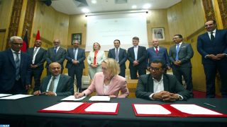 اتفاقيتين لتمويل مشروعين لتوسعة وإعادة تأهيل معهدين متخصصين في فنون الصناعة التقليدية