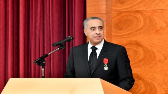 حموشي يتوج بميدالية وبراءة وسام جوقة الشرف من درجة ضابط