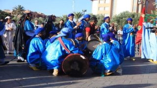 المهرجان الوطني للفنون الشعبية .. أهازيج وأجواء احتفالية في استعراض للفرق الفلكلورية