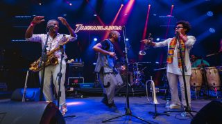 فرقة waaju ومجيد بقاس في أمسية ساحرة بمهرجان جازابلانكا