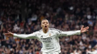 كليان مبابي.. إشارة إلى رقم قميصه الجديد