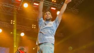 مهرجان الشواطئ.. الحر يلهب حماس الجماهير في افتتاح منصة طنجة