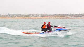 السباحة في موسم الاصطياف.. 153 يوما من اليقظة القصوى لمنقذي الوقاية المدنية