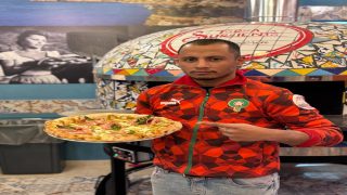 الشيف أيوب عياش.. يتوج بلقب بطل العالم في صناعة البيتزا