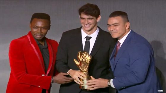 جوائز كاف.. ياسين بونو أفضل حارس مرمى لسنة 2025